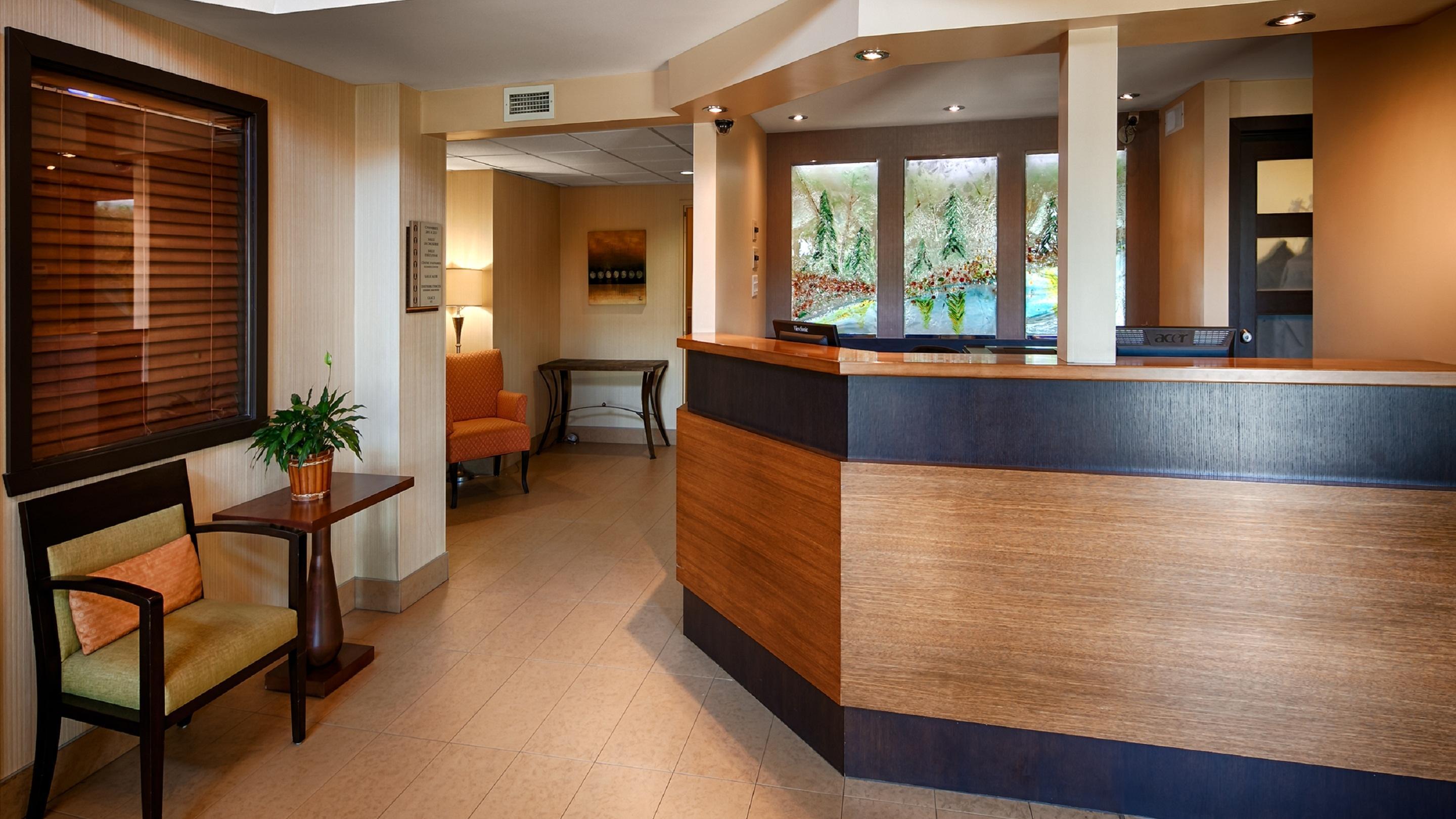 Best Western Plus Mont-Laurier Exterior foto