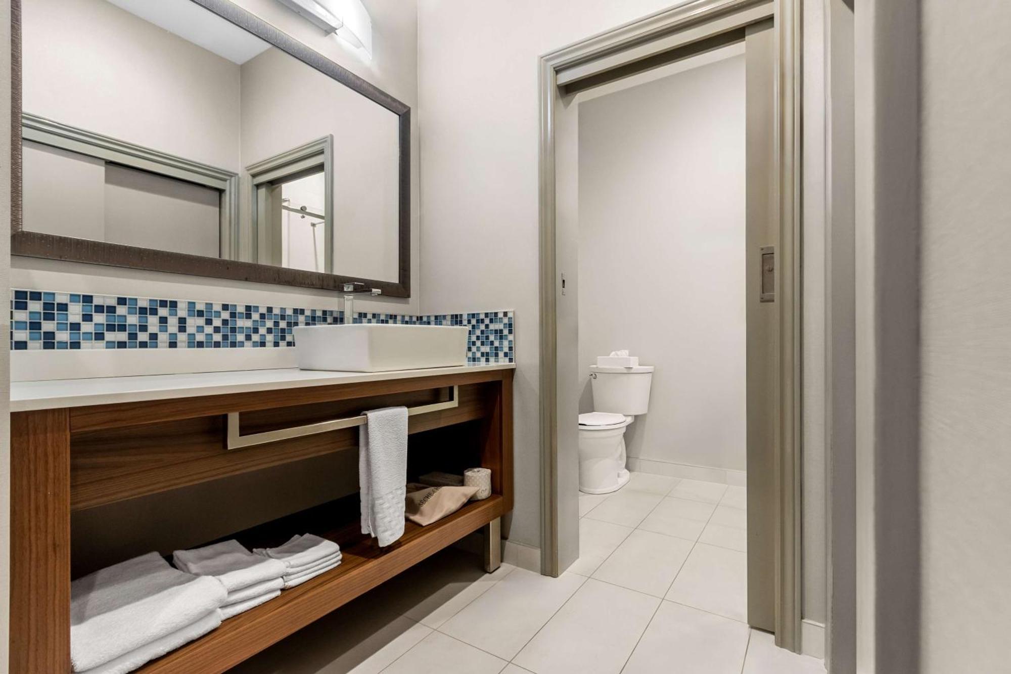 Best Western Plus Mont-Laurier Exterior foto