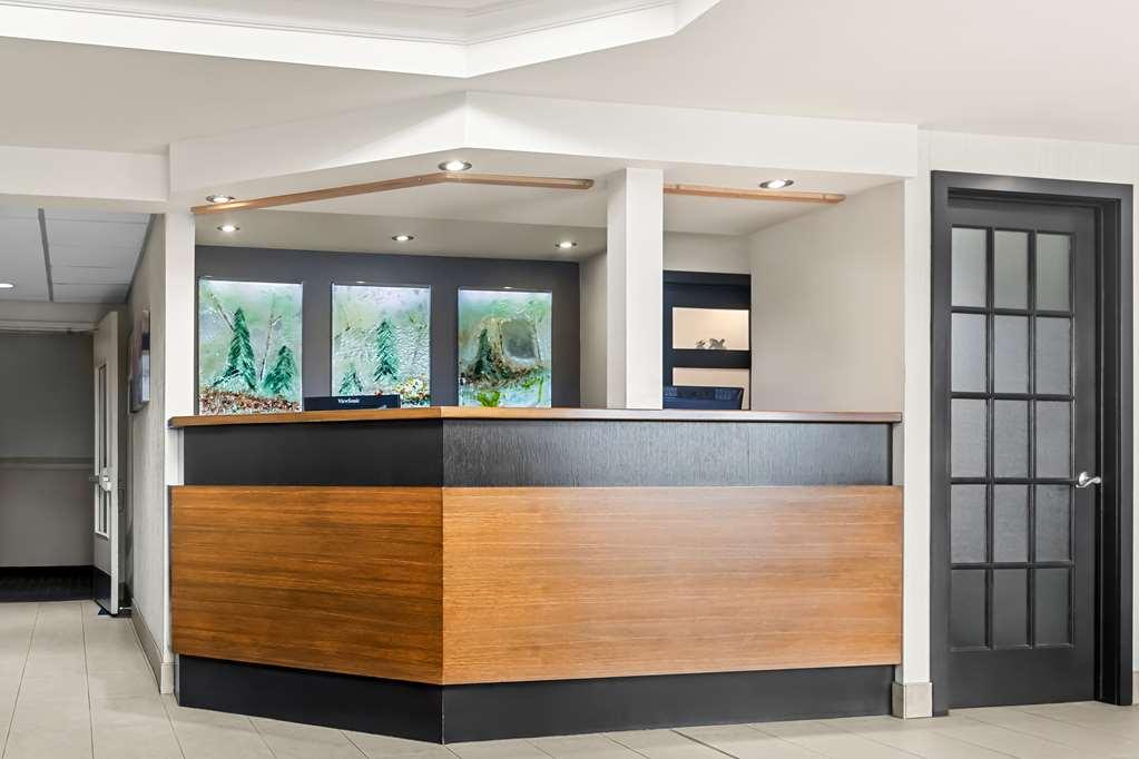 Best Western Plus Mont-Laurier Interior foto